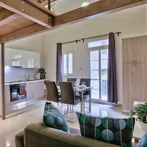 Apartament Charming 1 Bedroom Off Republic Street Sleeps 4, Valletta